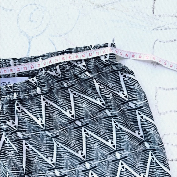 Women's Wide Leg Patterned Pants - Picture 7 of 10